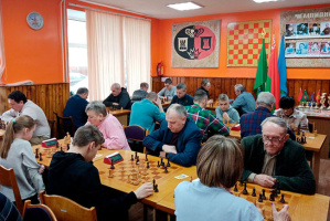 В рамках мероприятий по празднованию 80-летия освобождения Беларуси от немецко-фашистских захватчиков состоялся 108-й Витебский открытый шахматный лично-командный темпо-турнир