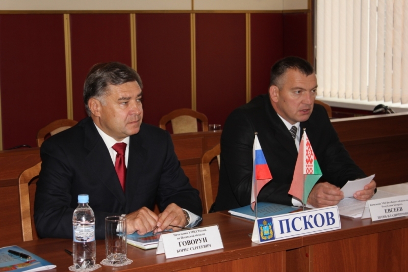 Плановая рабочая встреча представителей УМВД России по Псковской области и УВД Витебского облисполкома Республики Беларусь (Псков, 2013 год).