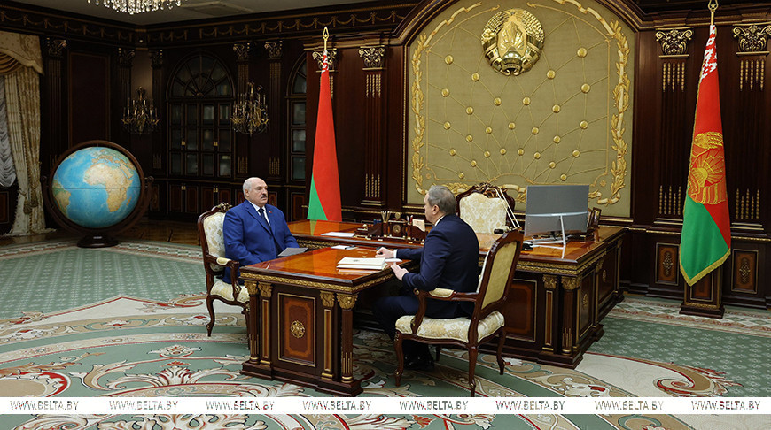 Александр Лукашенко ставит вопросы перед руководством научной сферы, как и куда она будет двигаться дальше в своем развитии.