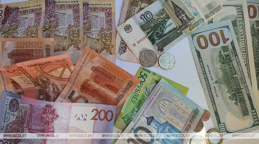 Юань подорожал, российский рубль и доллар подешевели на торгах 20 января. Юань подорожал, российский рубль и доллар подешевели на торгах 20 января.