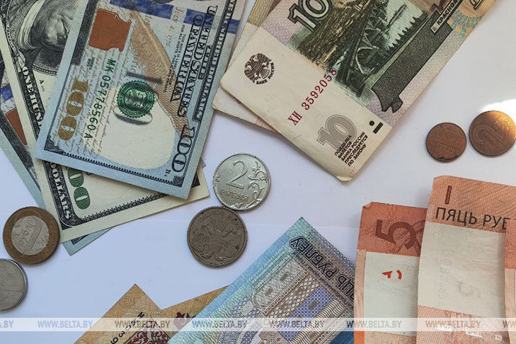 Российский рубль подорожал, доллар и юань подешевели на торгах 11 августа Российский рубль подорожал, доллар и юань подешевели на торгах 11 августа