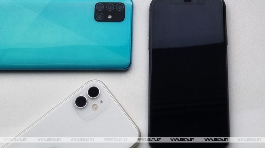 Пять источников, осведомленных о планах IT-гигантов, сообщили, что Facebook, Instagram и Threads готовы деактивировать учетные записи пользователей в Австралии, которым еще не исполнилось 16 лет. 