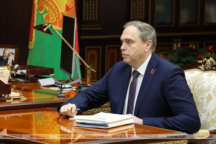 Владимир Караник рассказал, что основная задача, на которую он ориентирует всех ученых, — разрабатывать то, что востребовано реальным сектором экономики, а не пытаться им навязывать то, что получилось.