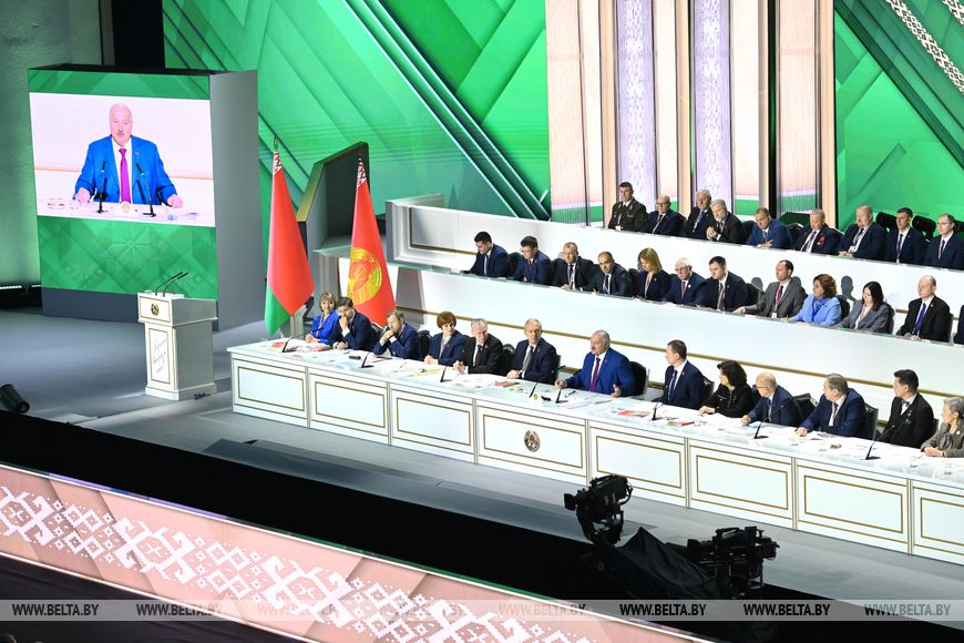 Лукашенко на ВНС: кроме Беларуси, нет в мире для нас другой светлой, доброй, любимой нами и любящей нас земли.
