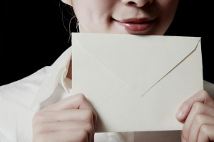 Накануне Всемирного дня почты поинтересовались у жителей Витебска, какими услугами почты они пользуются