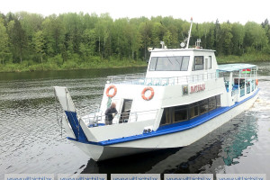 До октября продлится сезон водных прогулок и экскурсий по Западной Двине на теплоходах «Витебск» и «Северная столица»