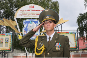 Руслан Хасанов: "Служба десантников всех поколений — постоянная готовность к действию, к самоотверженной защите Отечества"