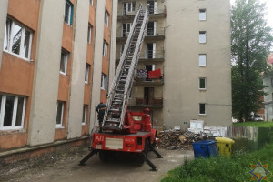 75 человек эвакуировали спасатели из-за пожара в одном из общежитий Витебска