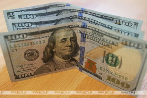 Физлица в Беларуси в марте продали на $244 млн валюты больше, чем купили
