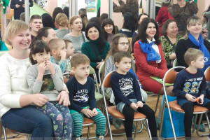 Благотворительная выставка картин воспитанников клуба «Остров надежды» открылась в Витебске