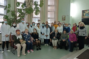 Посетители и специалист ТЦСОН Витебского района приняли участие в практикуме "Качество жизни пожилых людей"