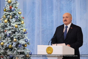 Александр Лукашенко: каждый маленький белорус на деле знает, что бесконечно дорог и нужен своей стране