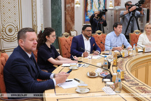 "Бомбическая пресс-конференция", "Правит железной рукой". Что западные СМИ написали о встрече с Лукашенко