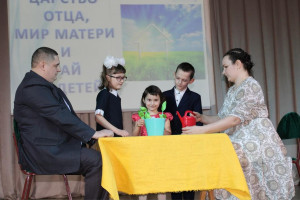 Размеры государственных пособий семьям, воспитывающим детей, увеличатся с 1 августа