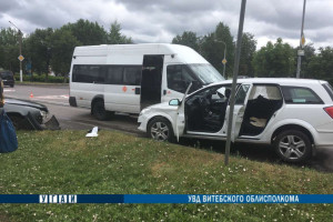 В Орше легковушка столкнулась с маршрутным такси