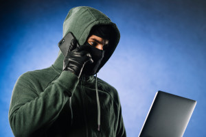 Слесарь из Витебска поверил мошенникам и лишился 7900 рублей