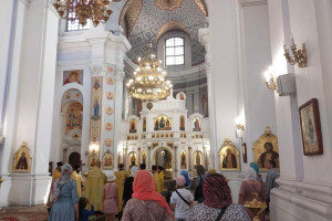 В день памяти святых Петра и Февронии Муромских в Свято-Успенском кафедральном соборе был совершен молебен