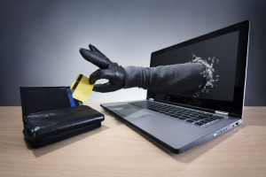 Грузчик из Орши играл на виртуальной бирже и потерял 20 тысяч рублей
