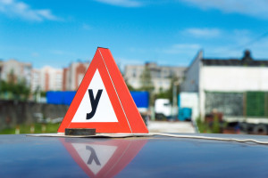 В МВД утвердили список запрещенных дорог, где нельзя учиться вождению. На каких витебских улицах не увидим больше учебных авто?