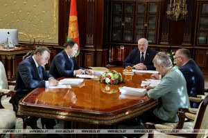 Президент Беларуси  принял с докладом премьер-министра Романа Головченко
