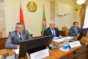 На 44-й сессии Витебского областного Совета депутатов ее председатель Владимир Терентьев отчитался о своей работе, деятельности президиума и положении дел в регионе