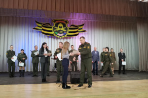 В Вооруженных Силах Республики Беларусь ежегодно проводится телевизионный конкурс патриотический песни "Звезда"