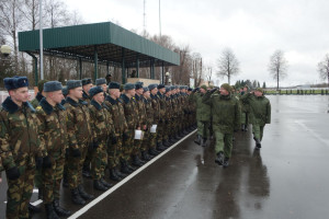 В 19-ой отдельной гвардейской механизированной бригаде торжественно проводили в запас военнослужащих срочной службы