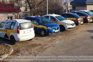 Народный патруль #NPVITEBSK: такси облюбовали стоянку в центре Витебска, а как быть остальным?