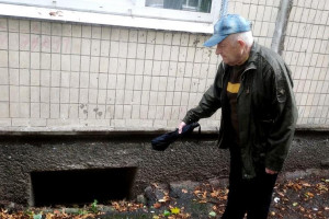 Пустыми проемами еще несколько дней назад смотрел на белый свет подвал в доме № 6, корпус 5 по проспекту Черняховского. Но это, к счастью, в прошлом