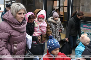 Александр Лукашенко поручил принять и накормить беженцев из Украины