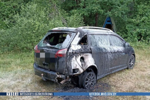 В Глубокском районе из мести едва не сожгли машину со спящими в ней детьми