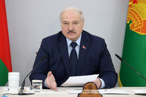 "Пришло время спрашивать за результат". Лукашенко взялся за работу агрообъединений Витебской области