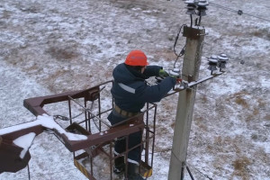 Энергетики Витебской области устраняют повреждения на сетях из-за ветра и восстанавливают электроснабжение