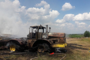 В Оршанском районе в поле сгорел трактор