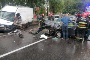 ДТП на путепроводе в Витебске: спасатели деблокировали водителя