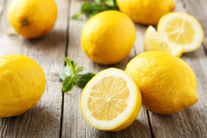 Все за витаминами! Узнали, на каком рынке в Витебске самые дешевые лимоны