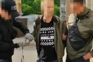 Пара наркоторговцев приехала на «заработки» в Витебск с двухлетним ребенком