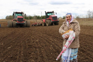 "Засевки" провели на базе СУП «Липовцы»: посевная кампания в Витебском районе официально стартовала