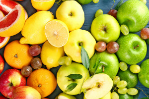 На «Центральном» лимоны от 3 рублей, а на «Смоленском»? Сравнили цены на овощи, фрукты и ягоды на рынках Витебска