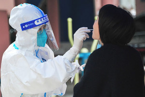 Власти Шанхая потребовали от 26 миллионов жителей пройти тестирование на коронавирус