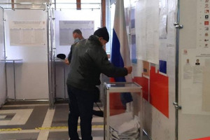 На избирательном участке в здании Центра культуры «Витебск» прошло голосование в российскую Госдуму