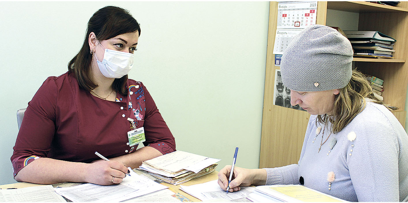 земский доктор кабинет. врач в поликлинике. алексей гусев врач. врач общей практики минск. старшая медицинская сестра людмила николаевна.