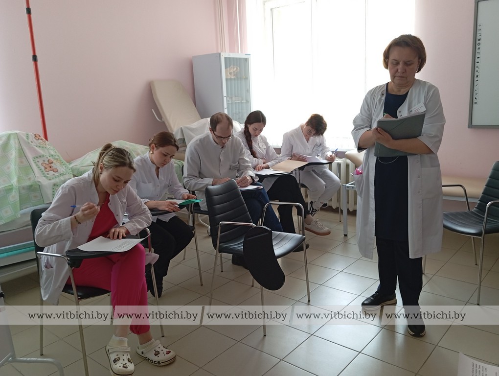 молодые врачи