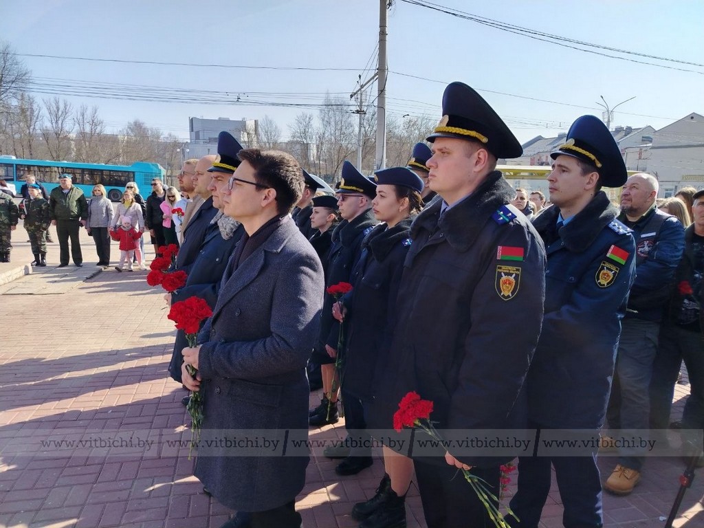 возложение цветов