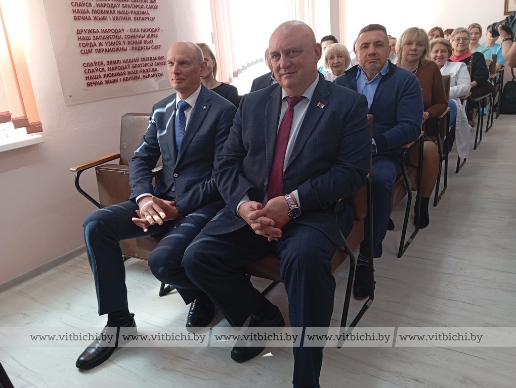 Витебскому городскому роддому №2 передан аппарат искусственной вентиляции легких демидов