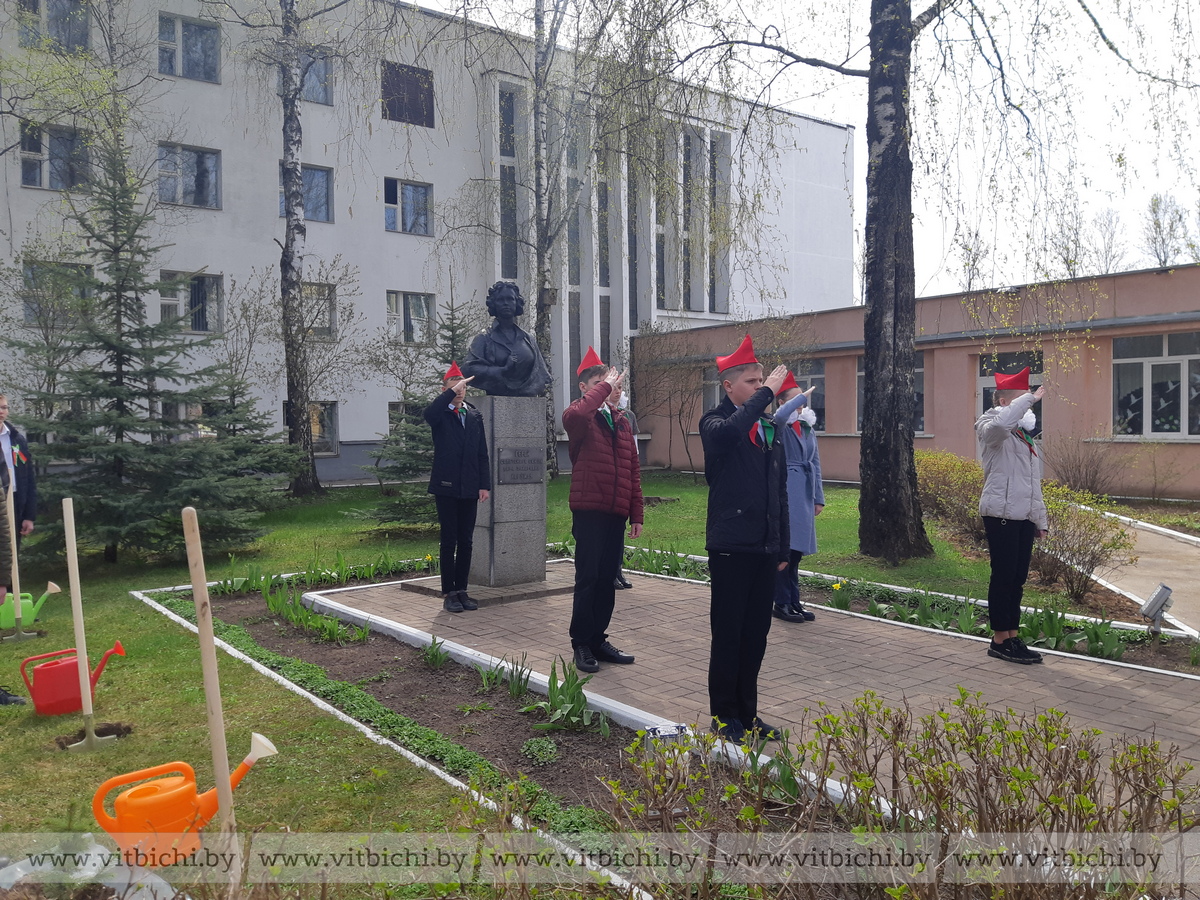 Выпускницы пизда 