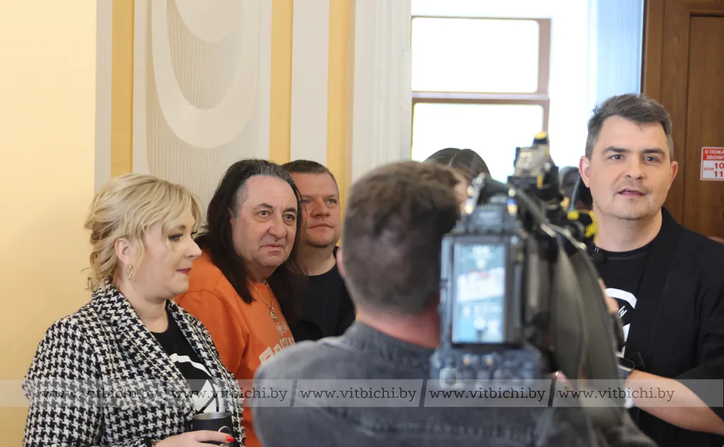 Перед началом прослушивания продюсер проекта Андрей Гузель пожелал конкурсантам удачи и рассказал о главном нововведении этого сезона