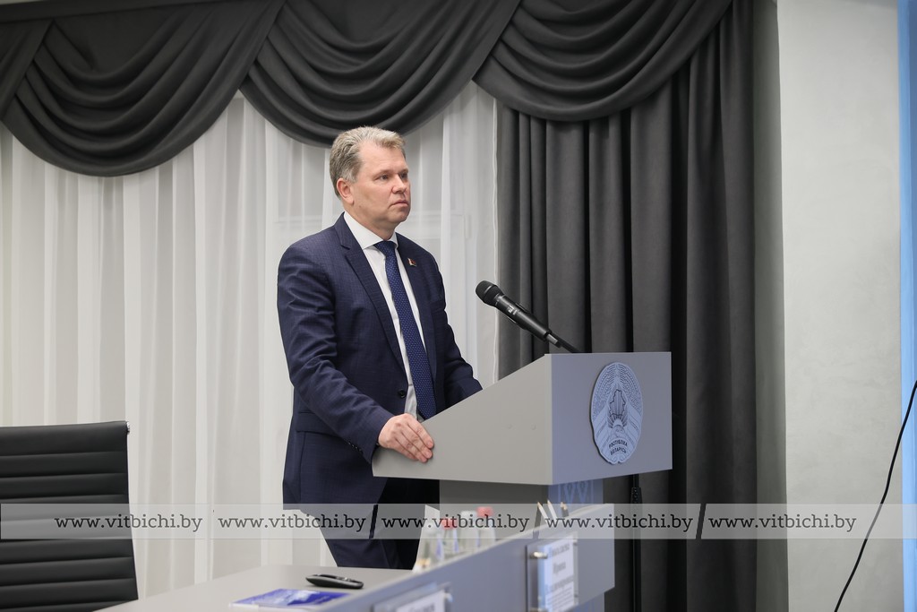 студнев