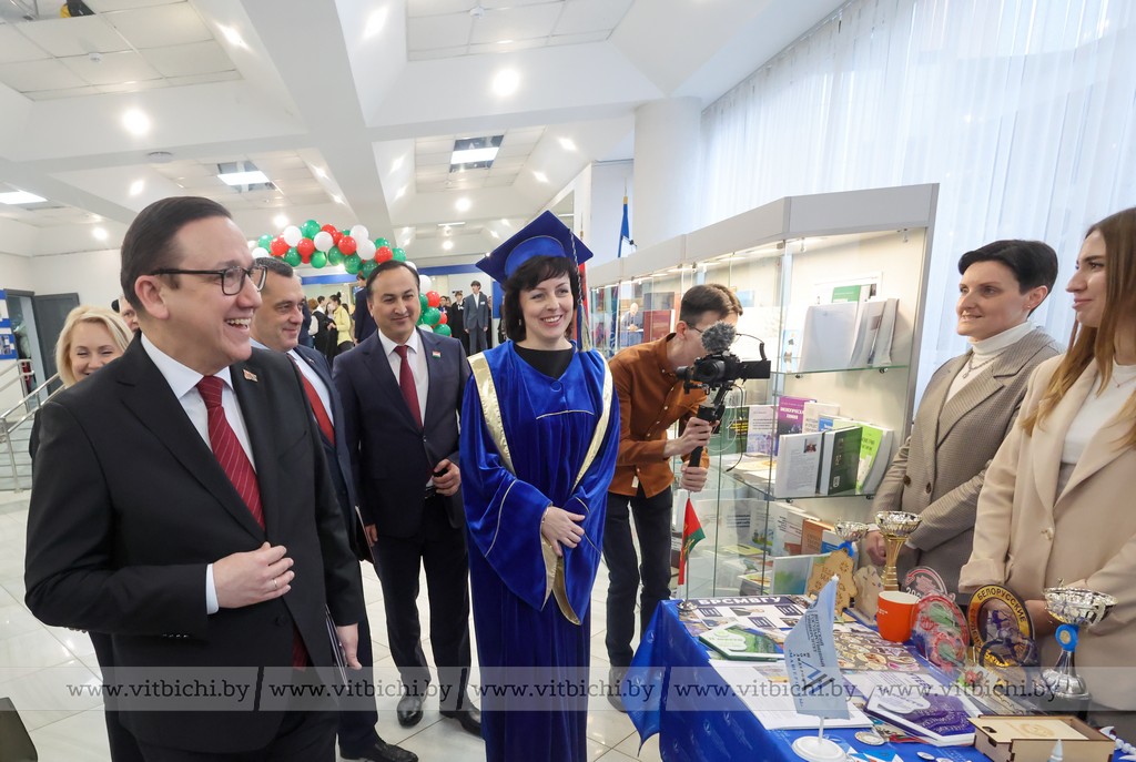 Первый заместитель главы Администрации Президента Беларуси Владимир Перцов назвал ВГУ имени П. М. Машерова одним из образовательных, культурных и научных центров страны