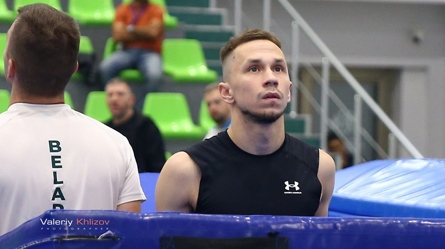 Литвинович стал лучшим в квалификации на чемпионате мира по прыжкам на батуте